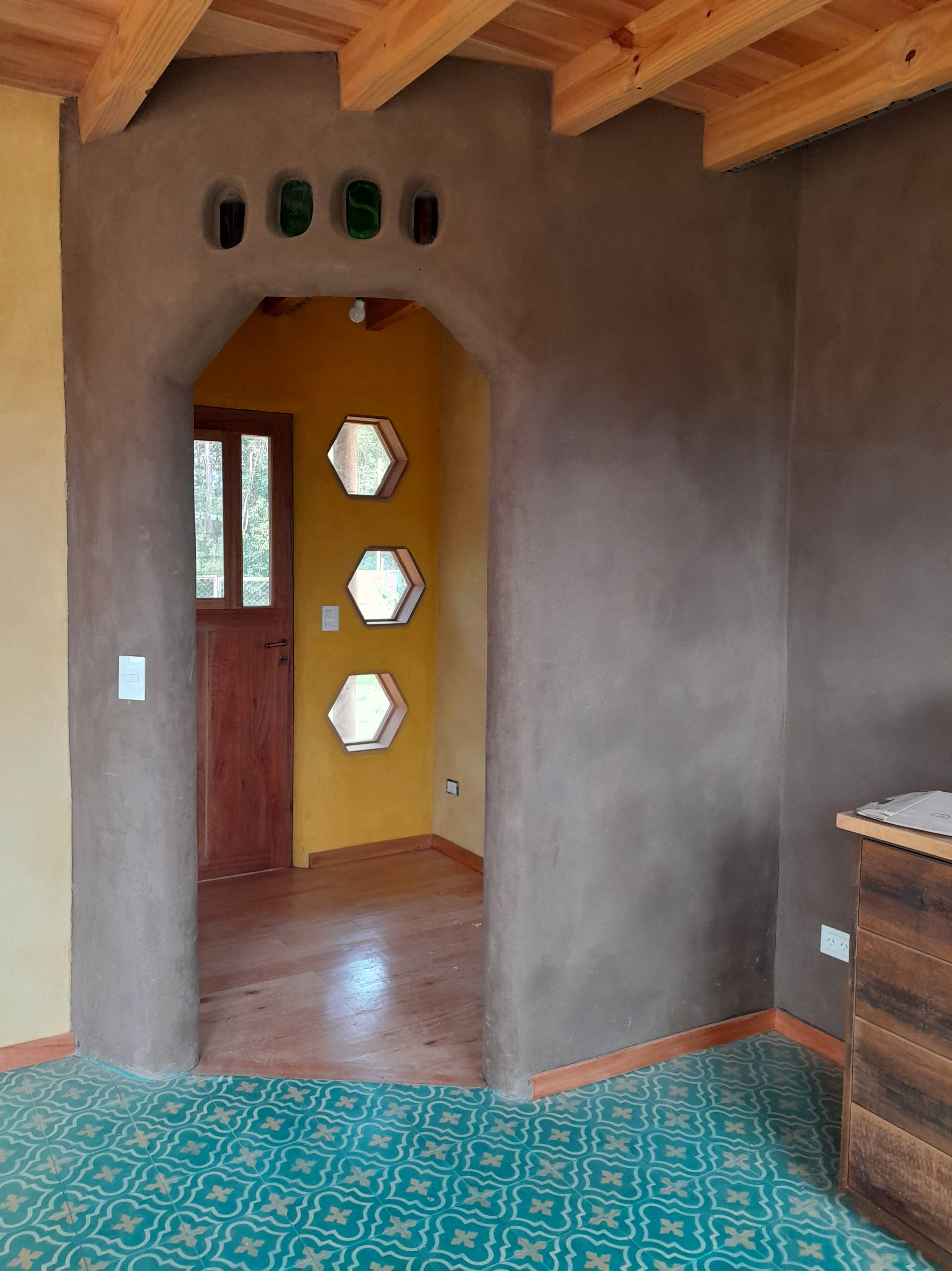 Una recámara con decoración única característica del estilo Mexican .