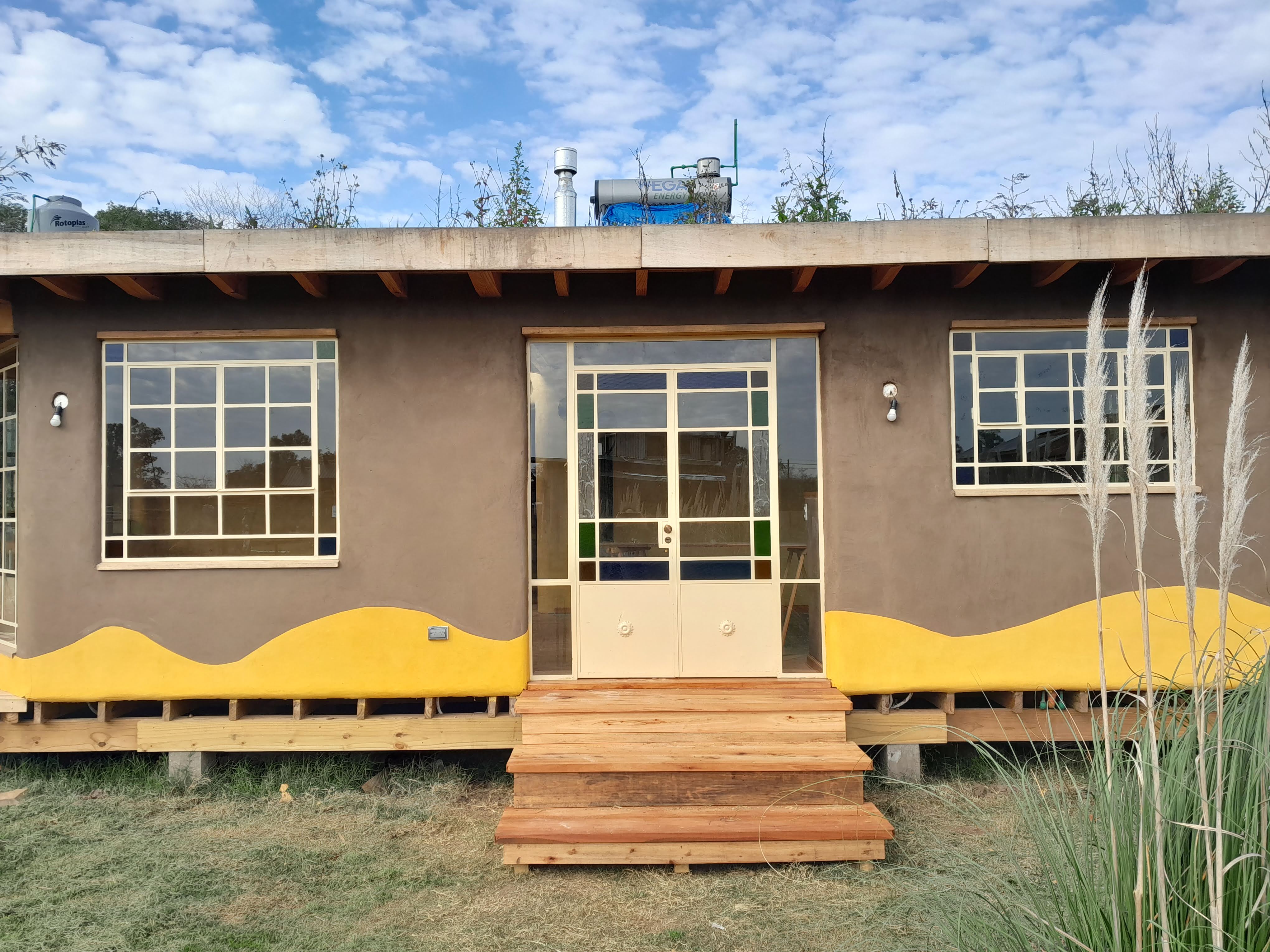 Esta es una casa pequena con un diseño innovador. El diseño inspira el futuro de la vivienda sostenible de decoque despoya.